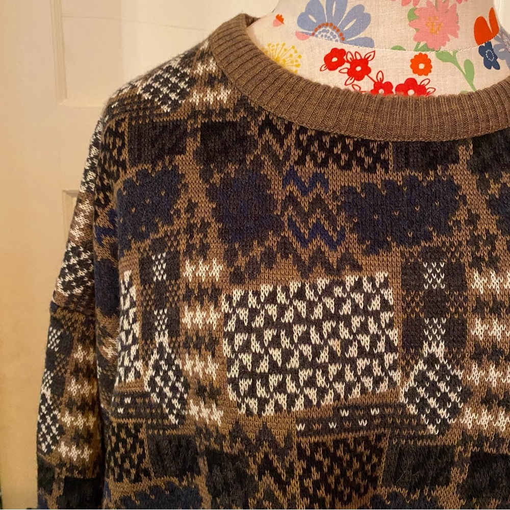 80s Patterned Sweater - Picture 2 of 3